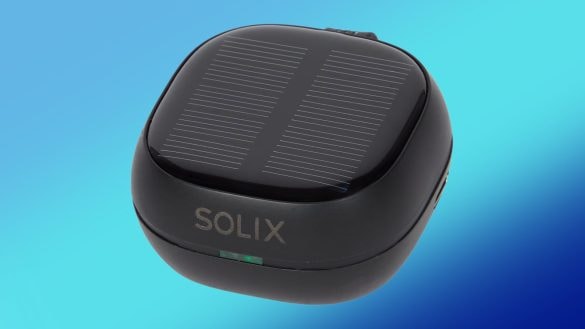 Action zařadil do nabídky sluchátka, která se sama nabíjí ze slunce. Stojí jen 224 Kč