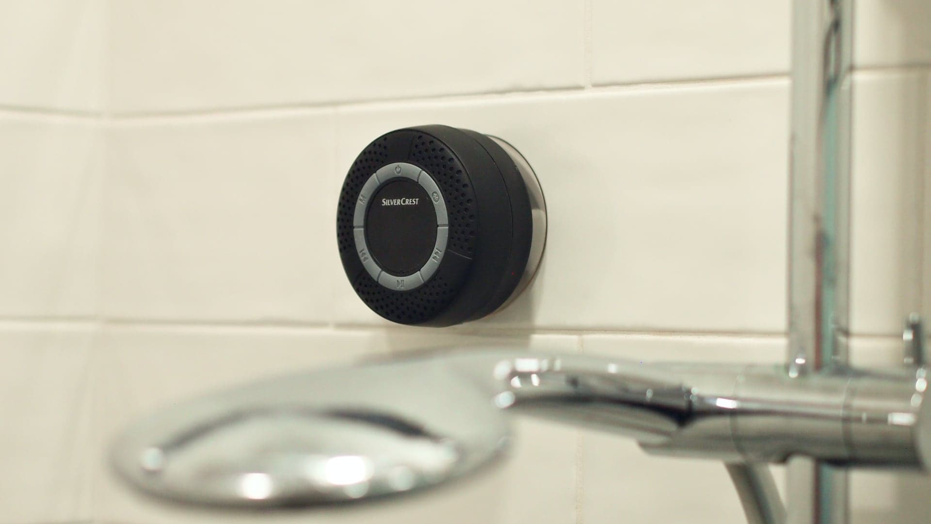 Bluetooth reproduktor do sprchy Silvercrest z Lidlu | Zdroj: Luboš Srb