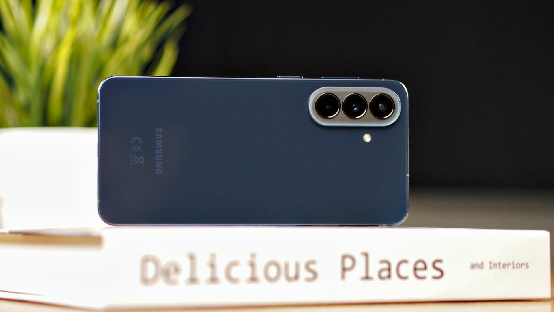 Samsung Galaxy A57 | Zdroj: Luboš Srb