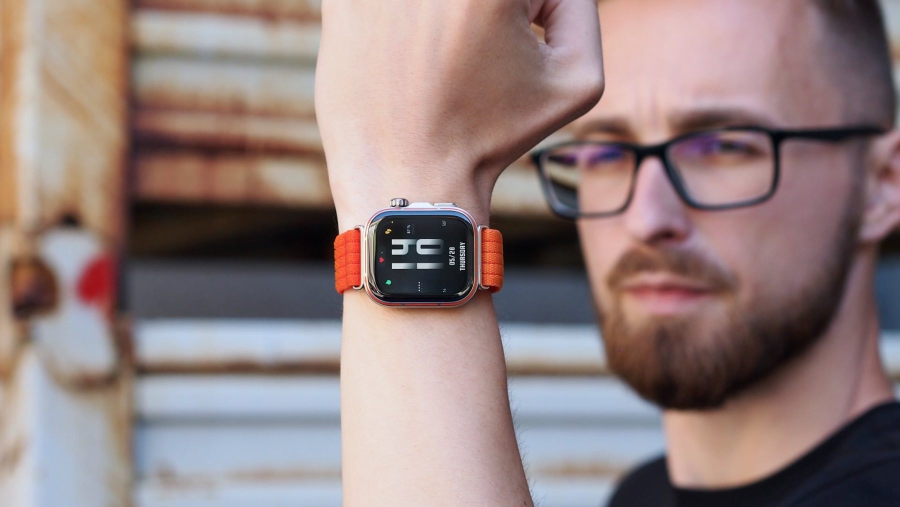 Huawei Watch Fit 5 Pro na ruce | Zdroj: Luboš Srb