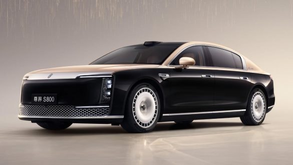 Huawei Maextro S800 je čínský Maybach nabušený technologiemi. Stojí 2,2 milionu