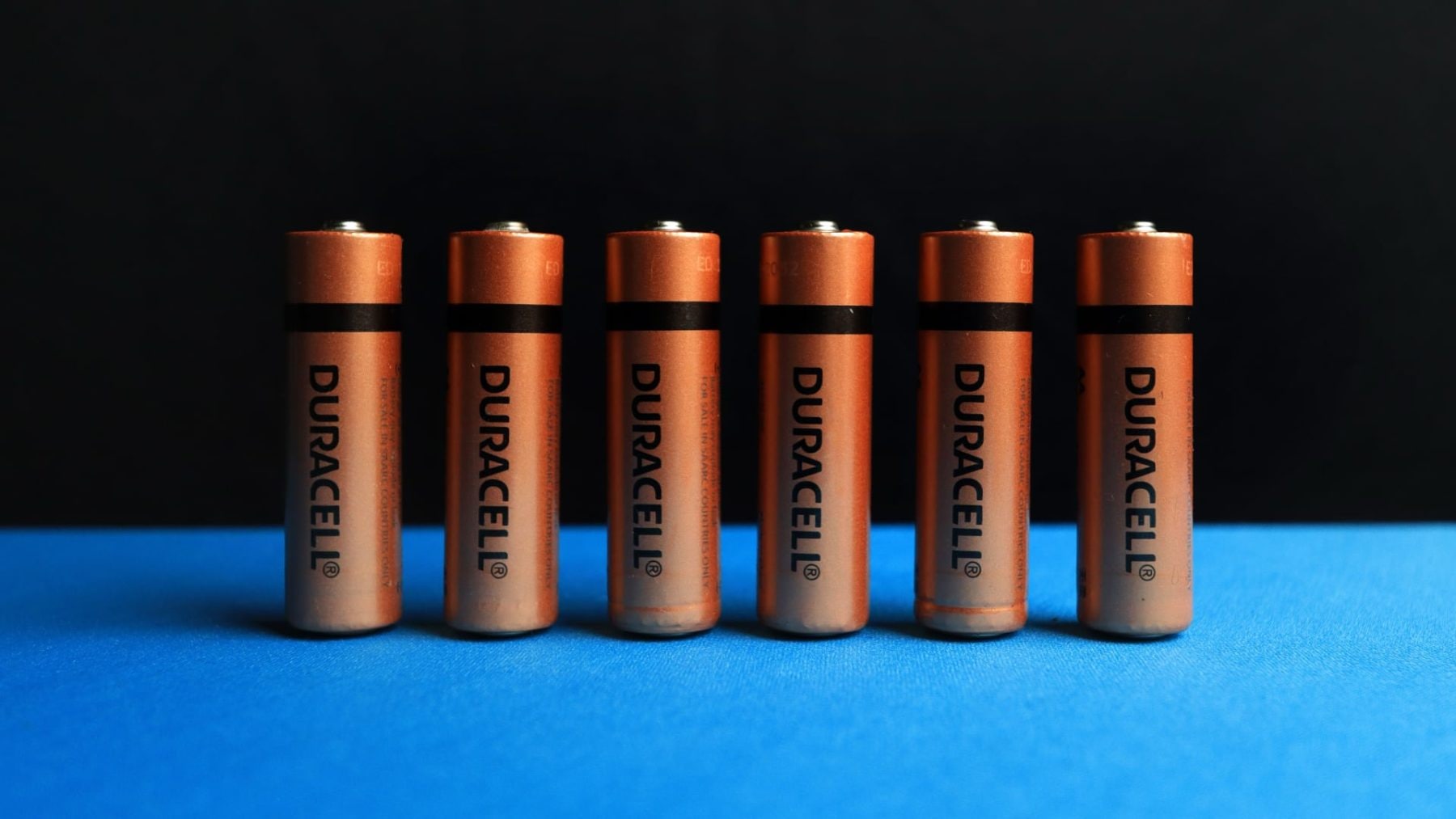 Tužkové baterie Duracell | Zdroj: Pexels