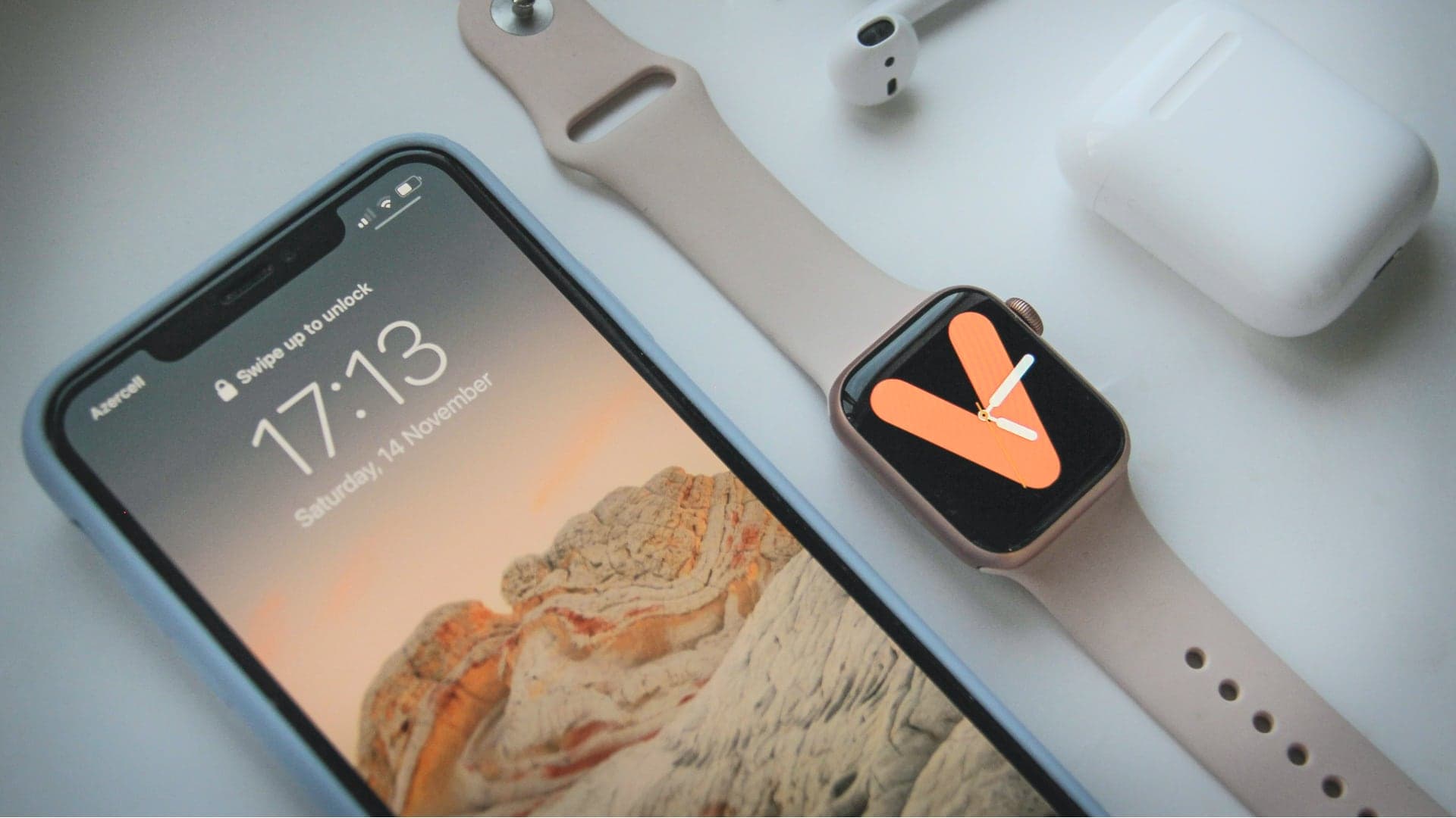 iPhone a Apple Watch | Zdroj: Unsplash