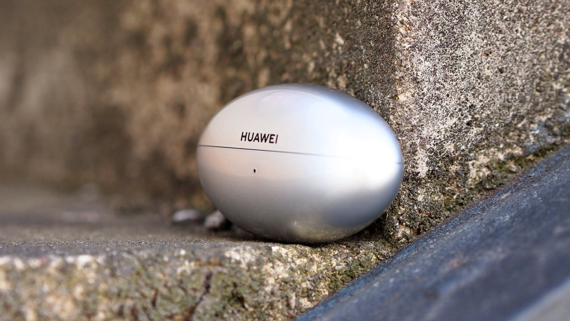Huawei FreeBuds Neo | Zdroj: Luboš Srb