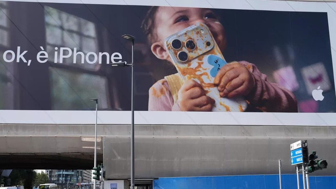 Reklama iPhonu s batoletem | Zdroj: Apple Insider
