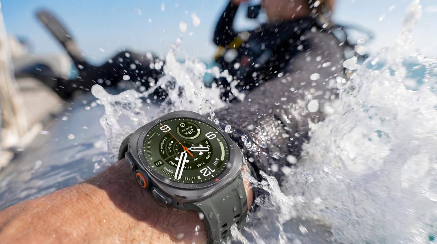 Samsung Galaxy Watch Ultra 2 ve vodě | Zdroj: Samsung