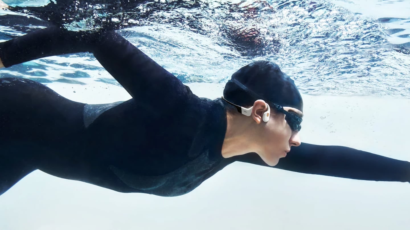 Sluchátka Shokz OpenSwim, ilustrační | Zdroj: Shokz