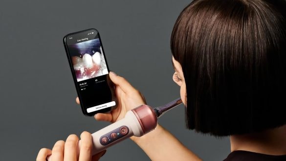 Dyson začal prodávat kartáček za 11 490 Kč. Má kameru a ústní sprchu