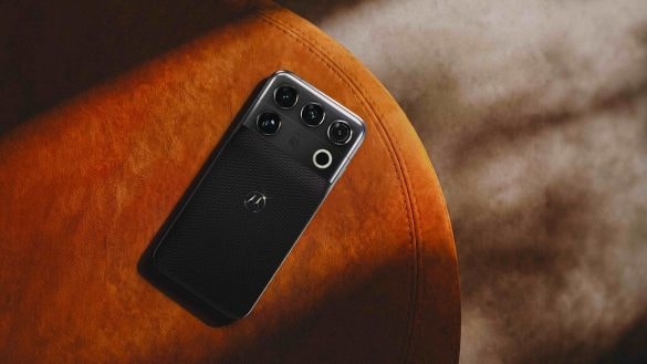 Motorola Signature 27 vypadá jako z jiného světa. Láká i na 200Mpx fotoaparát