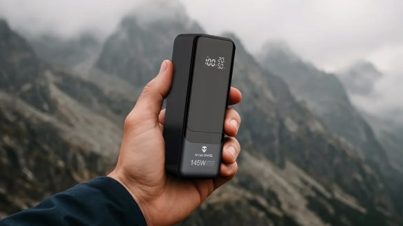 Decathlon srazil cenu powerbanky o 40 %. Má 27 000 mAh a utáhne i notebook