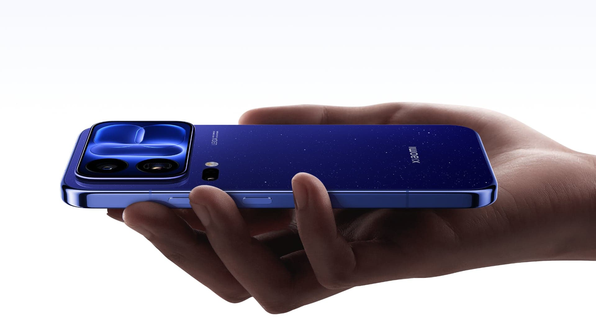 Xiaomi 18 Pro v ruce | Zdroj: Xiaomi