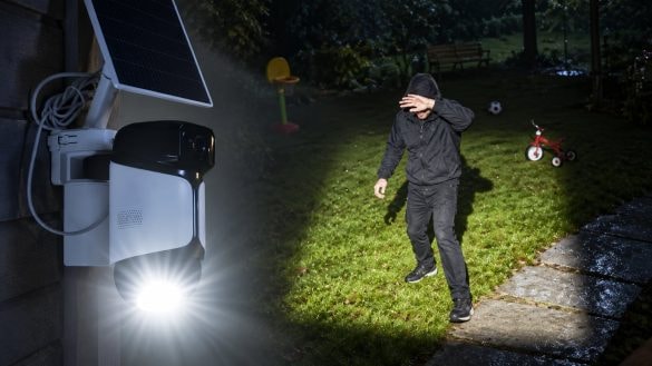 Nová kamera Baseus si na zloděje posvítí. Světlem sleduje každý jeho krok